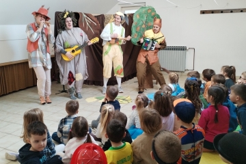 Lutkarsko - scenska predstava “Zimski kaputić za malog ježa”